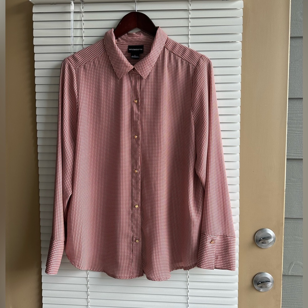 Liz Claiborne Beautiful Flowing Feminine Button down Long Sleeve Collared Blouse